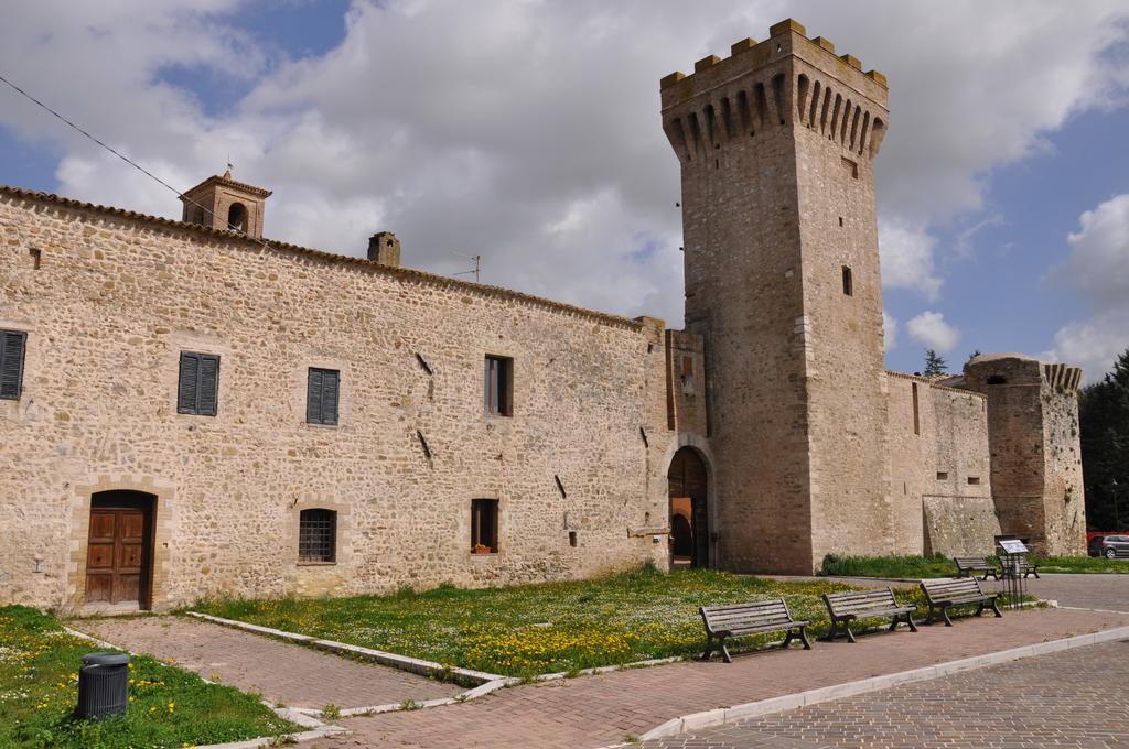 לינה וארוחת בוקר Castel Ritaldi Torre Della Botonta מראה חיצוני תמונה